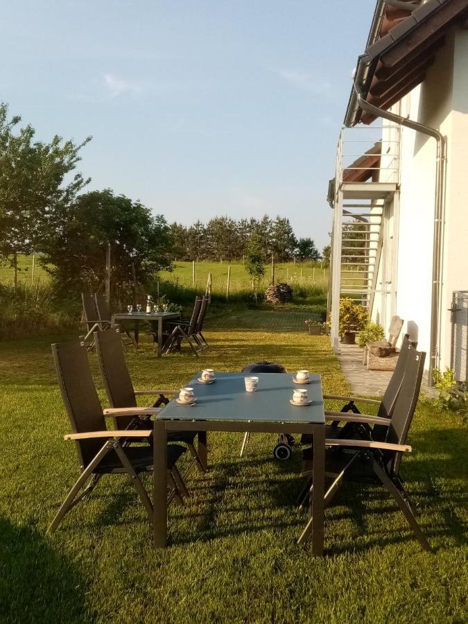 Apartmany Kohoutek A Slepicka V Novohradskych Horach Nove Hrady  Exterior photo