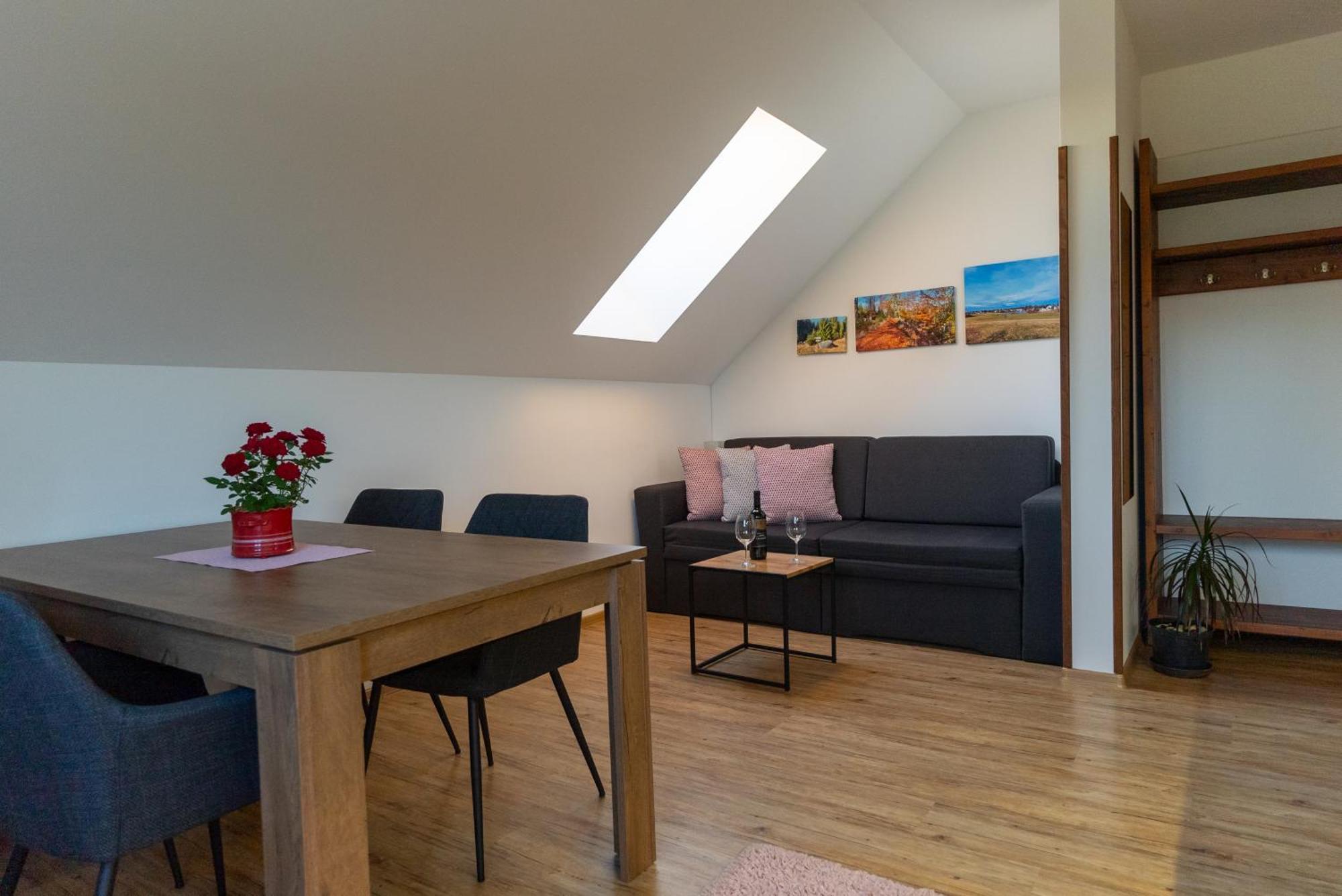 Apartmany Kohoutek A Slepicka V Novohradskych Horach Nove Hrady  Exterior photo