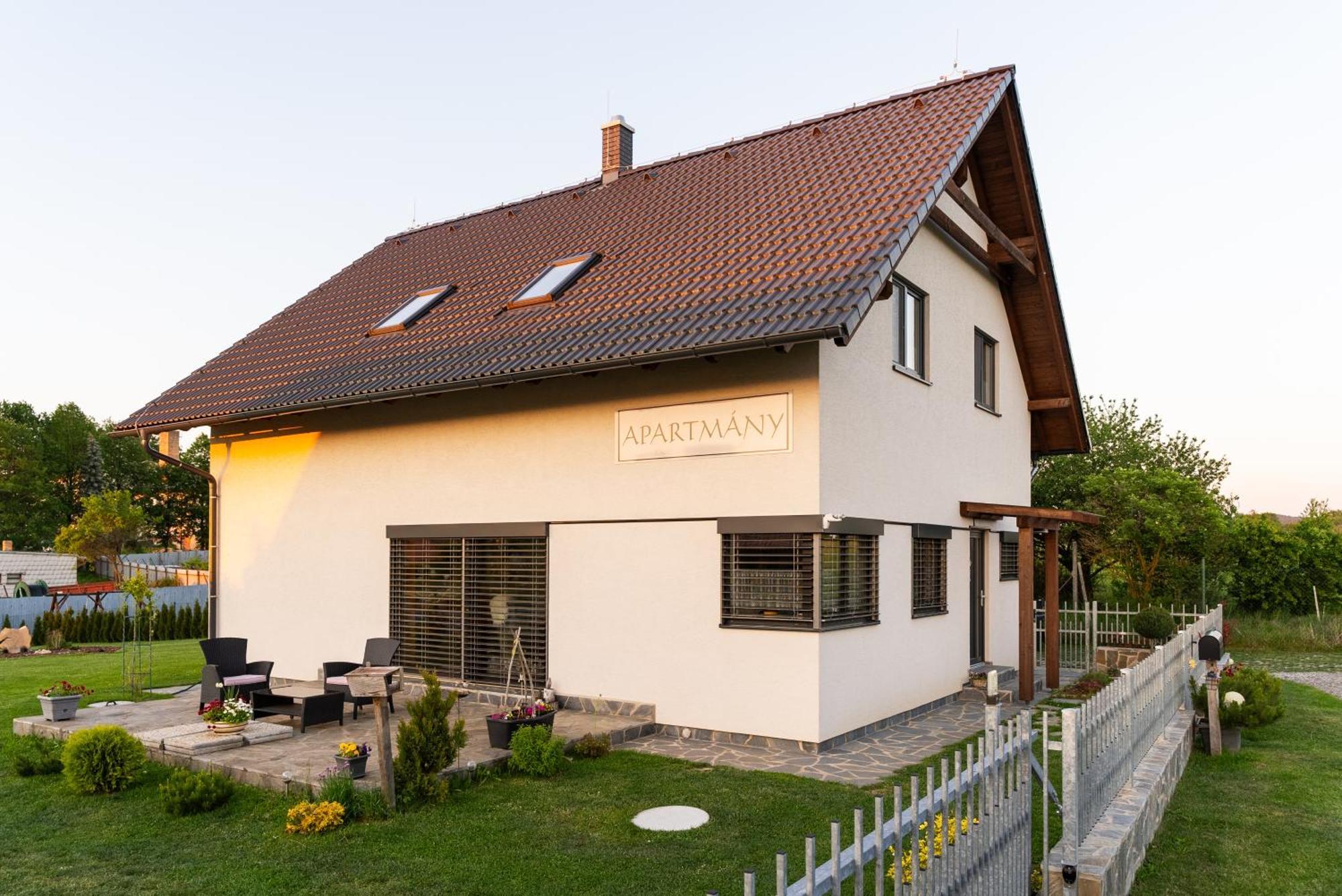 Apartmany Kohoutek A Slepicka V Novohradskych Horach Nove Hrady  Exterior photo
